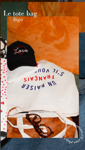 Lade das Bild in den Galerie-Viewer, Stofftasche - UN BAISER FRANCAIS