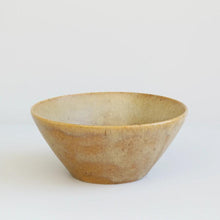 Lade das Bild in den Galerie-Viewer, Bornholm Keramikfabrik Ø-Bowl in der Farbe sand 
